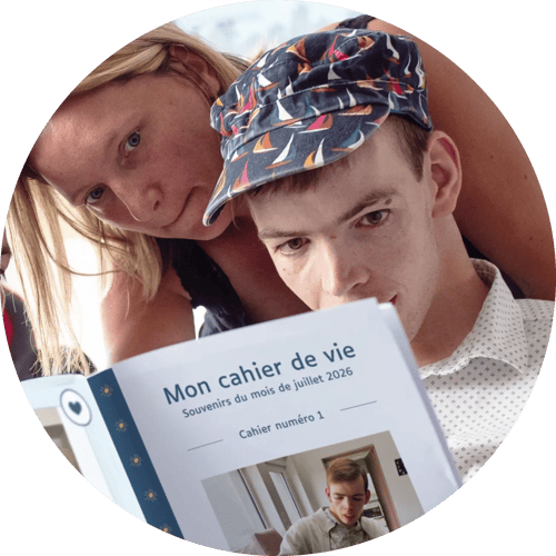 B2B - handi - résident et sa maman _3x B2B - handi - résident et sa maman _3x